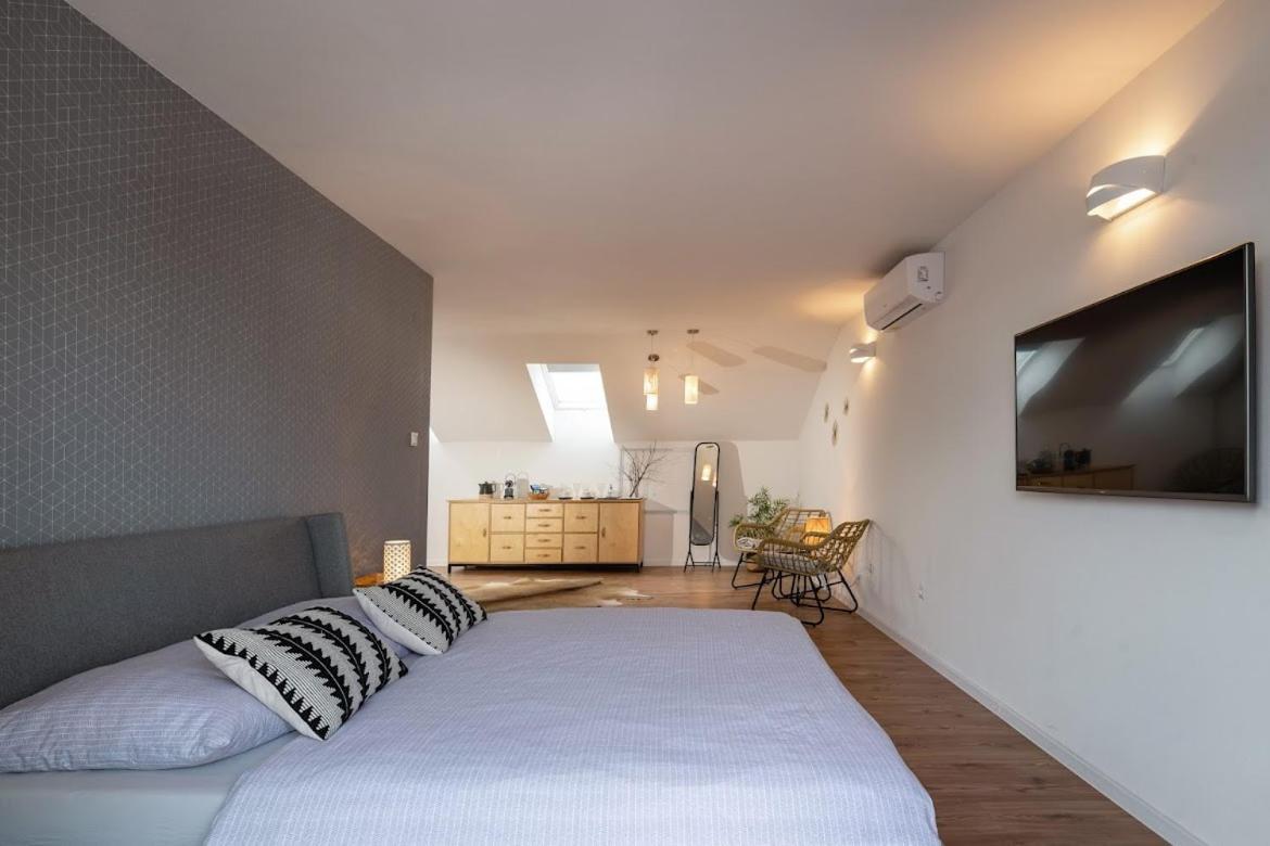 Apartman Pod Vezou 1 Banska Bystrica Bagian luar foto